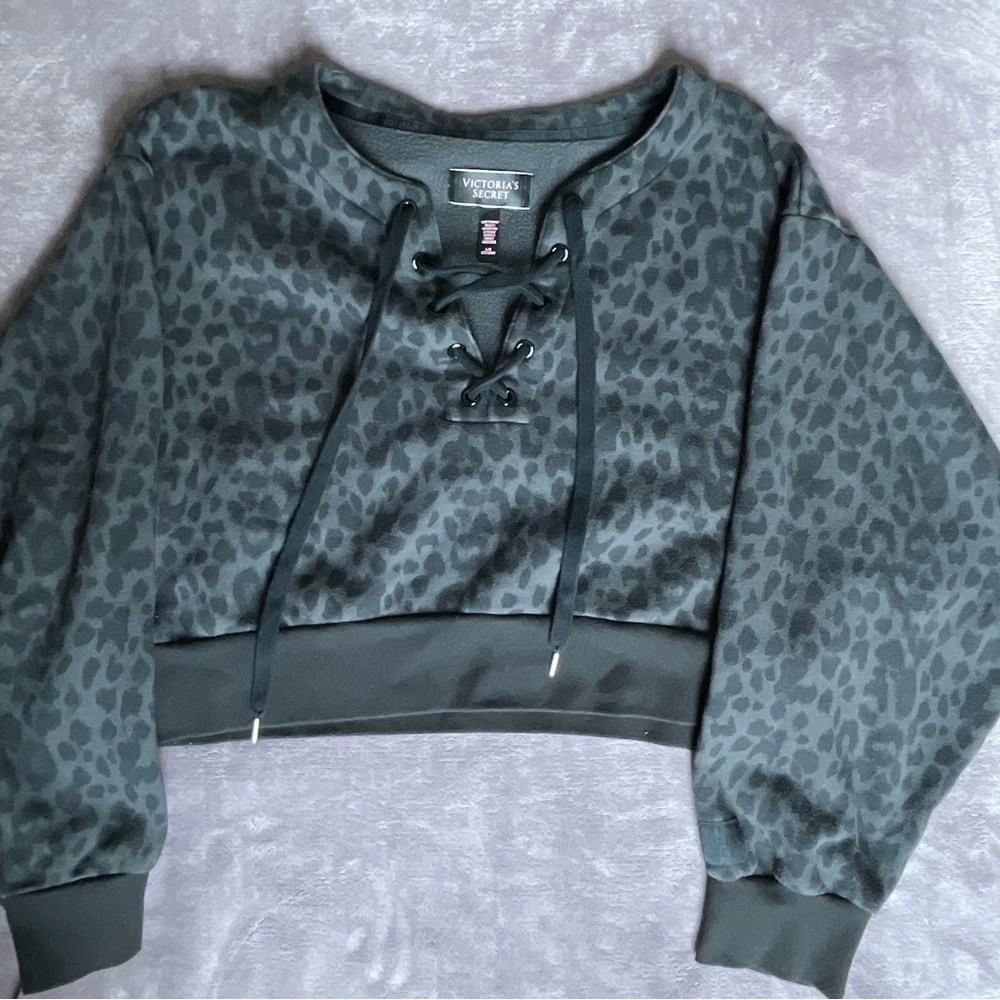 Victoria's Secret Y2k Crop Cheetah Sweater